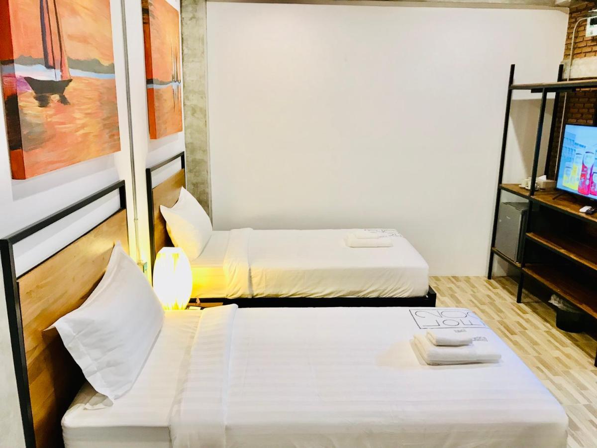 Khách sạn Loft 202